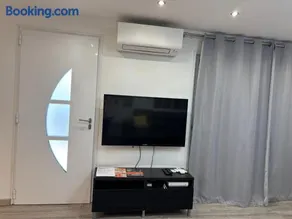 Appartement cozy et confort avec JACUZZI proche CDG Parc Astérix Chantilly Paris - Image 2