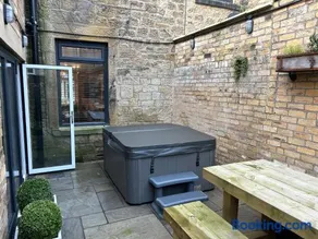 Farndale House-Hot tub - Image 4