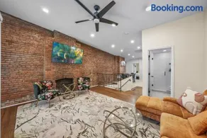 Free Parking -2BR,2Bath, 4Beds, Sleeps 6, 10 Min to NYC, 10 Min to Path - Image 5