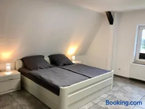 Dachgeschosswohnung mit Seeblick - Image 4