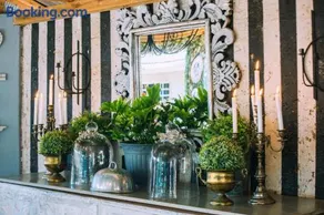 Blue Bell Guesthouse - Image 1