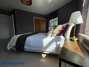 Luxury City Centre Apartment, Winchester - Image 4
