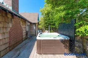 15 Seneca - Image 1