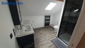 Maison comprenant Appartement 6 couchages parking gratuit proche centre ville - Image 3