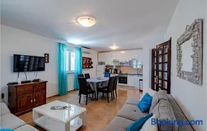 Two-Bedroom Holiday Home In Dingac - Image 5