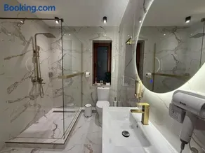 Central Lux - Image 3