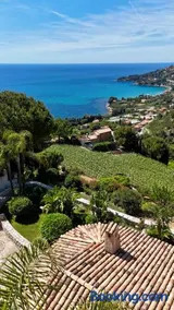 Villa Maria Pia 3BR 2BA Private Beach Parking - Image 3