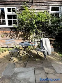 East Sussex Farm Cottage 3 Bedrooms plus Garden - Image 3