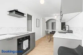 Champs Fleury A comfortable flat in a quiet neighbourhood - Image 1