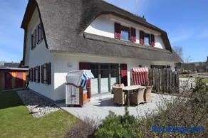Dat Smucke Huus - 6 Personen strandnah unter Reet in Boltenhagen - 3 SZ - Finnische Sauna - 2 Strandkörbe - Strand 650m - Image 1