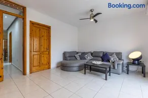 Home walking distance from the sea. - Image 4