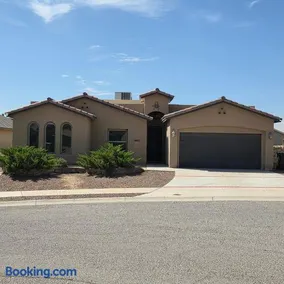 Beautiful Home For Large Family! - Image 4