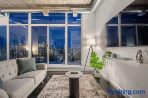 Studio Just Steps from Stampede Park, Luxury Living - Image 2
