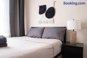 Sunny 4BR/2BA Retreat in Morningside Heights, NYC - Image 3