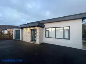 The Baglan Bungalow M4 Access in 1 min - Image 2