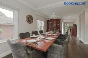 Cherrywood-luxe retreat in the Southern Highlands - Image 5