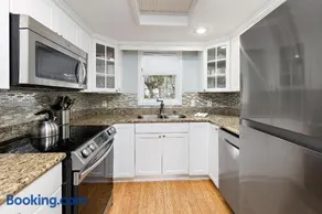 Discreet Retreat - Image 4