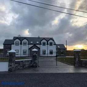 Belmullet 4BR full house near town centre - Image 1