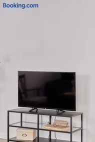 2 Zimmer, Ruhige Lage, Netflix - Image 1