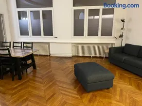 GRAND APPARTEMENT de 120 m2 à 5 minutes du Metro 7 lits - Image 2