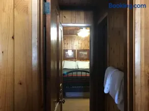 The Lodge at Red River - Image 4