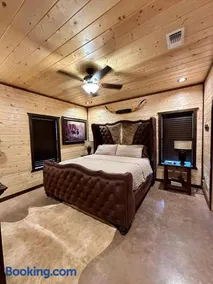 Mack Mountain Lodge - Image 2