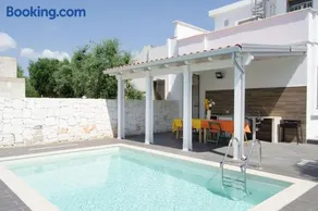 Villa Maria con Piscina nel Boomerang Village a Torre Colimena - Image 1