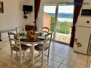 gîte climatisé avec piscine au Salagou - Image 2