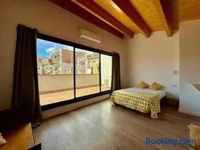 CASA EN EL CENTRO DE CALELLA A 300 m DE LA PLAYA - Image 4