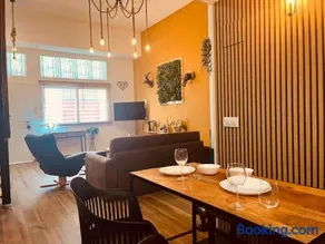 Forest-Themed Duplex Loft Near the Beach - Image 2