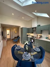 Central Cambridge Apartments by Tas - Image 1