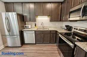 Biltmore Luxury 1513 #5 Townhomes l 2Bd 2 Bth - Image 2
