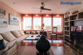 Spacious Apartment with Views of Plaza de España & María Luisa Park - Image 2