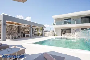 Calma Luxury Villas - Image 1