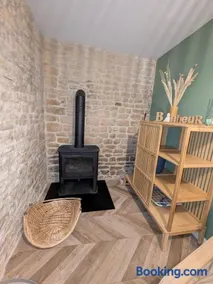Jo And Manu's Barn - Image 2