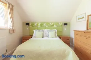 Retallack Resort Kingfisher Lodge - Image 3