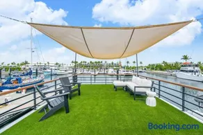 Awai's Floating Villa - Houseboat in Luxury Village - Image 4