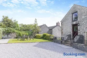 3 Bed in Earl Sterndale oc-h29624 - Image 1