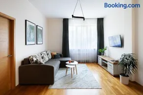 One bedroom Sunny Tallinn Street Apartment With Parking - Image 4