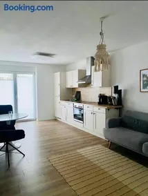 Top Location Business Suite - Image 1
