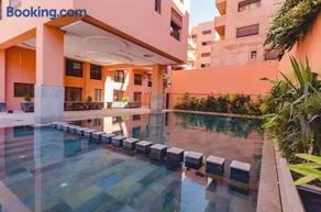 Stylish Studio(WiFi, Netflix, Pool, AC, Nespresso) - Image 5