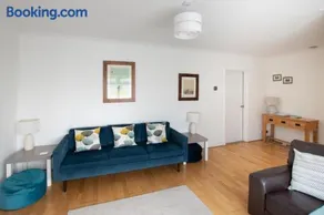 3 Bed in Woodbridge oc-30mor - Image 5