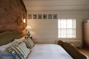 Freya's Farmhouse - Image 2