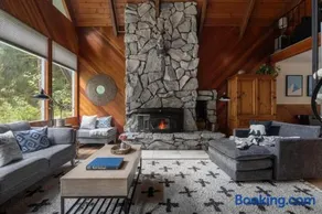Pendleton Pines Lodge - Image 3