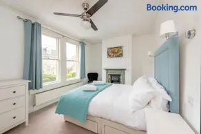 Spacious House - 2 Double Rooms - Street Parking - Garden - Image 1