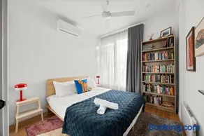3BR Townhouse with Private Terrace & Double Garage - Image 3