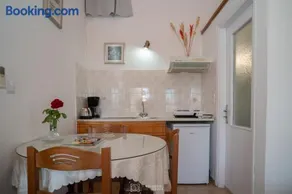 Elli Studios & Apartments - Image 4