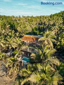 La Playa Beach Club - Image 5