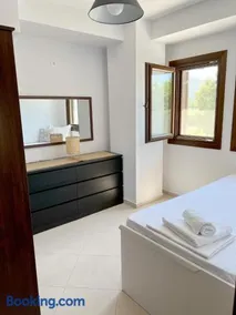Iakovakis Seaside Exclusive Apartments - Image 2