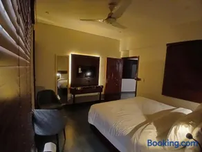 The Elet Express Luxury Hotel Apartments - Image 2